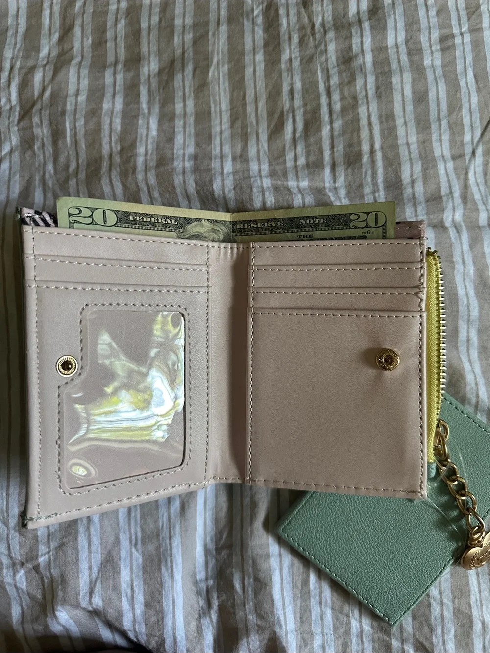 Juicy Couture compact card